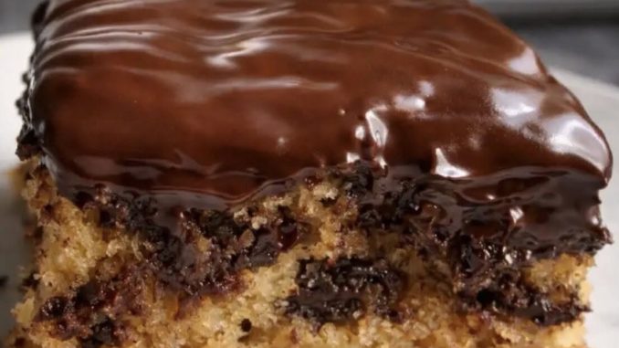 BRZI ČOKOLADNI KOLAČ KOJI UVIJEK USPIJE! 🍫😍 Mekan, sočan i prepun čokoladnog okusa – bez miksera i bez komplikacija! 🤎