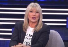 Brzo je prebojela njegovu smrt!! SUZANA JOVANOVIĆ uhvaćena u ZAGRLJAJU našeg popularnog pjevača!!! Brzo je prebojela njegovu smrt!! SUZANA JOVANOVIĆ uhvaćena u ZAGRLJAJU našeg popularnog pjevača!!!