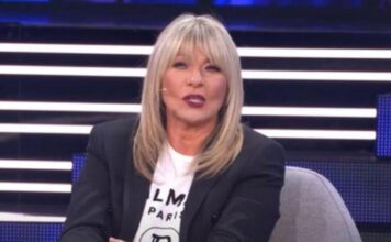 Brzo je prebojela njegovu smrt!! SUZANA JOVANOVIĆ uhvaćena u ZAGRLJAJU našeg popularnog pjevača!!! Brzo je prebojela njegovu smrt!! SUZANA JOVANOVIĆ uhvaćena u ZAGRLJAJU našeg popularnog pjevača!!!