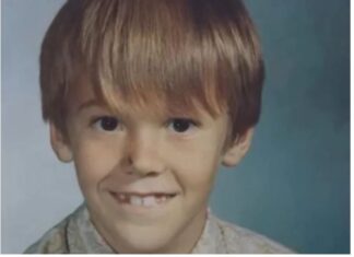 Dečak (7) krenuo u školu i više se nije vratio: Nakon osam godina se pojavio sa detetom u rukama, a kada je otkrio STRAHOTE KOJE JE PREŽIVEO ljudi su bili u šoku Dečak (7) krenuo u školu i više se nije vratio: Nakon osam godina se pojavio sa detetom u rukama, a kada je otkrio STRAHOTE KOJE JE PREŽIVEO ljudi su bili u šoku