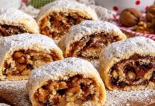 Hvarski suhi kolačići – tradicionalne roladice s orasima i marmeladom Hvarski suhi kolačići – tradicionalne roladice s orasima i marmeladom