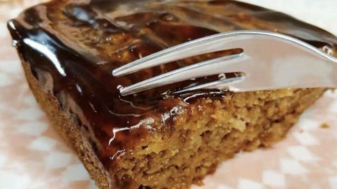 Karamel gris kolač s jabukama i orasima… Umuti, izlij i ispeci – brz i ukusan kolač za svaki dan. Karamel gris kolač s jabukama i orasima… Umuti, izlij i ispeci – brz i ukusan kolač za svaki dan.