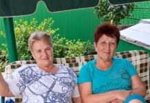 „Moja majka i tetka svake sedmice zaključavale su se u sobu. Jednog dana slučajno sam ih čula kako govore: ‘Ovog puta ćemo mijenjati djevojčice jednu po jednu…’ Odmah sam odlučila da ih pratim. Ali ono čemu sam svjedočila sljedeće sedmice natjeralo me da POZOVEM POLICIJU…“ „Moja majka i tetka svake sedmice zaključavale su se u sobu. Jednog dana slučajno sam ih čula kako govore: ‘Ovog puta ćemo mijenjati djevojčice jednu po jednu…’ Odmah sam odlučila da ih pratim. Ali ono čemu sam svjedočila sljedeće sedmice natjeralo me da POZOVEM POLICIJU…“