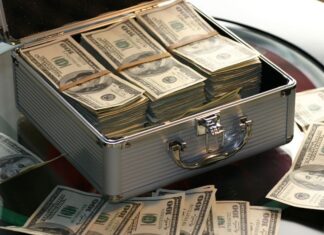 Moji svekar i svekrva dali su svakome od svoje ostalo troje djece po 20.000 dolara kako bi im pomogli kupiti kuću. Moj suprug i ja dobili smo samo čestitku u kojoj su nas hvalili zbog naše samostalnosti. Svejedno sam im zahvalila. Moji svekar i svekrva dali su svakome od svoje ostalo troje djece po 20.000 dolara kako bi im pomogli kupiti kuću. Moj suprug i ja dobili smo samo čestitku u kojoj su nas hvalili zbog naše samostalnosti. Svejedno sam im zahvalila.