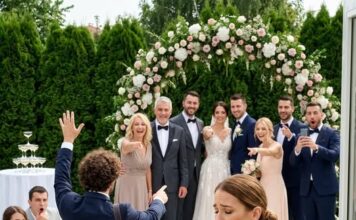 Na venčanju moje sestre, fotograf je stalno govorio: „Samo porodica za ovaj snimak Na venčanju moje sestre, fotograf je stalno govorio: „Samo porodica za ovaj snimak
