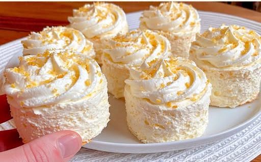 NAJBOLJI DOMAĆI DESERT ZA SAMO 5 MINUTA! 🍰😍*Topi se u ustima, a svi su oduševljeni njegovim okusom! 🤤✨