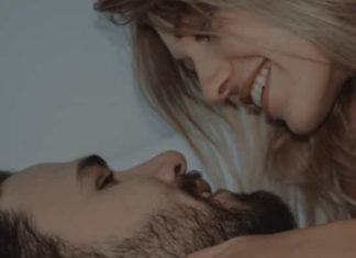 Ovo je najveća muška slabost u krevetu – žena koja to zna ima moć nad njim Ovo je najveća muška slabost u krevetu – žena koja to zna ima moć nad njim