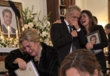 “Sedamnaest godina bila sam nevidljiva kućanica — a onda me suprugova drska poruka na moj 42. rođendan natjerala da spakirama torbu i odem” “Sedamnaest godina bila sam nevidljiva kućanica — a onda me suprugova drska poruka na moj 42. rođendan natjerala da spakirama torbu i odem”