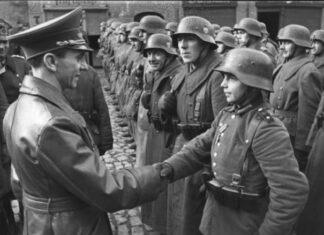 Travanj 1941. Nacisti idu od vrata do vrata u Sarajevu, a zvuk njihovih čizama i krici susjeda lede krv u žilama Travanj 1941. Nacisti idu od vrata do vrata u Sarajevu, a zvuk njihovih čizama i krici susjeda lede krv u žilama